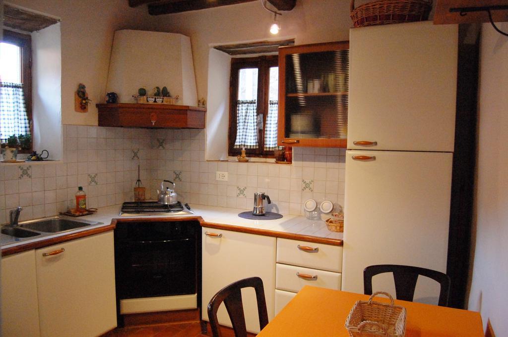 Casa Webb Βίλα Bagni di Lucca Δωμάτιο φωτογραφία